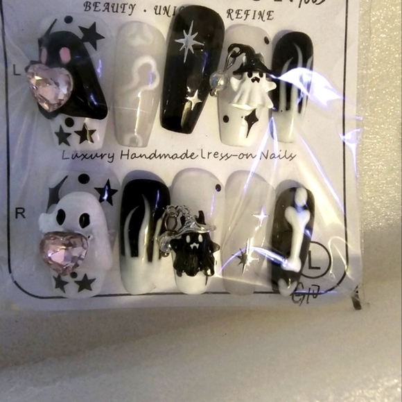 Halloween Reuseable Press On Nails - Picture 3 of 8